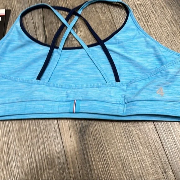 NWT Fourlaps Sports Bra. Size medium